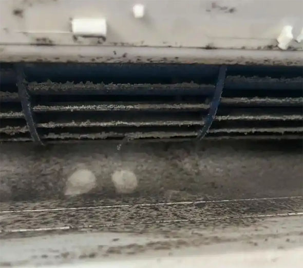 南溪空调吹的风有股烧焦味是怎么回事